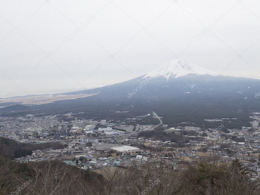 beautiful views of Mount Fuji in the winter