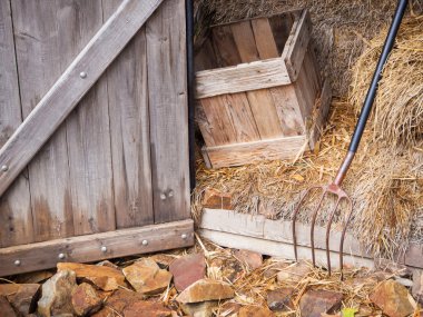 Eski vintage araç komisyon bir pirinç alan bir mağaza odasında