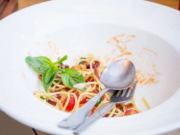 Kirli bulaşık eatten sonra acılı spagetti