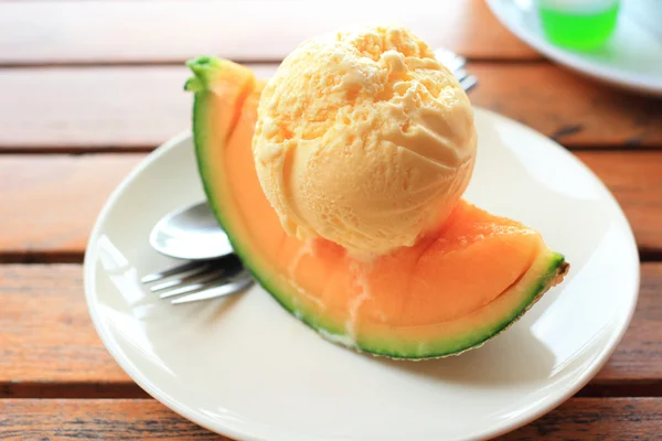 Vaniglia Icecream con melone — Foto Stock