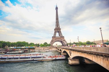 Paris 'teki Eyfel Kulesi