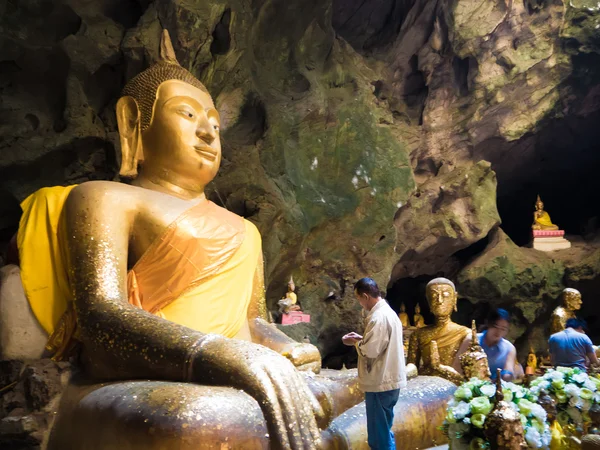 Świątynia w Kao-Luang jaskini Phetchaburi, Tajlandia. — Zdjęcie stockowe