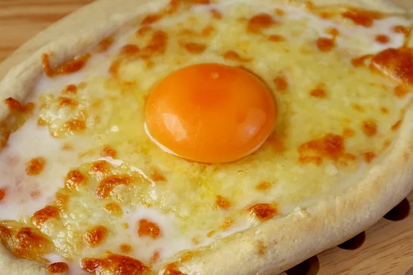 Closeup Homemade Adjarian Khachapuri Cheese Egg Filled Traditional Georgian Bread — Stock Photo, Image