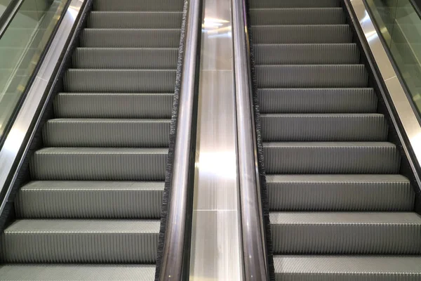 Escalera Doble Escalera Mecánica Estilo Moderno Centro Comercial —  Fotos de Stock