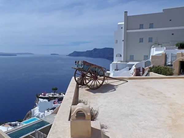 Indrukwekkend Uitzicht Witte Kleuren Architectuur Met Blauwe Zee Lucht Santorini — Stockfoto