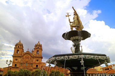 Pachacuti Anıtı Inca Yupanqui, İnka İmparatorluğu 'nun ünlü imparatoru Plaza de Armas Meydanı, Cusco, Peru