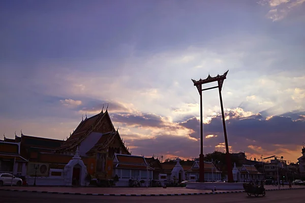 Niesamowity Wieczór Widok Zachodu Słońca Wat Suthat Thepwararam Temple Giant — Zdjęcie stockowe