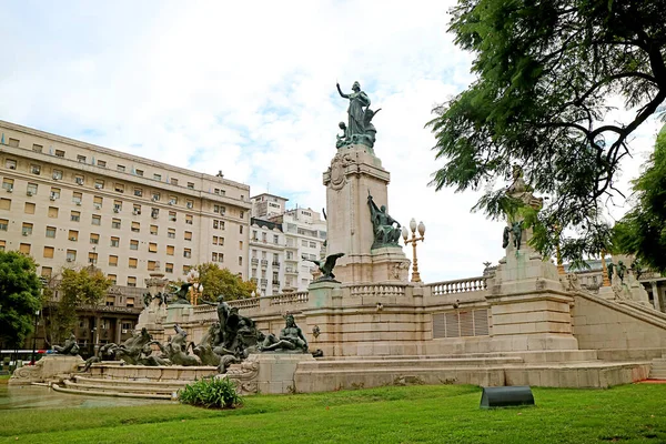 ブエノスアイレス アルゼンチン 南アメリカの議会広場の2つの議会への記念碑 — ストック写真