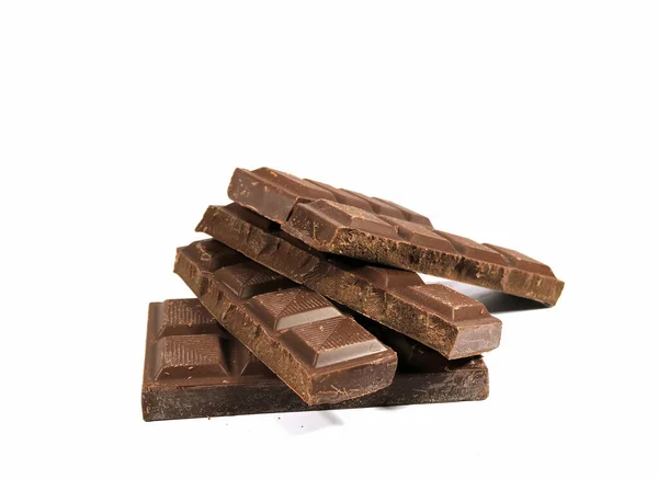 Piezas Apiladas Barra Chocolate Negro Aisladas Sobre Fondo Blanco — Foto de Stock