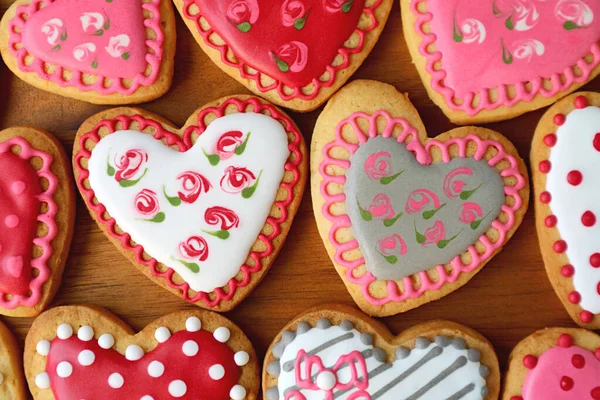 Wunderschöne Blumenmuster Royal Icing Heart Shaped Cookies Für Den Valentinstag — Stockfoto