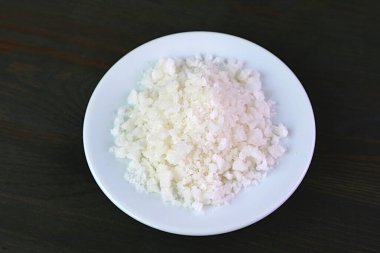 Kara Tahta Masa 'ya izole edilmiş deniz tuzu tabağı.