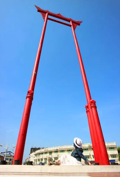 Woman Hat Looking Giant Swing Called Sao Ching Cha Old — Φωτογραφία Αρχείου