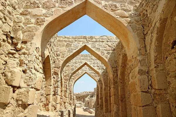 Starożytne Łuki Bahrajnu Fort Lub Qal Bahrajn Kultowego Historycznego Miejsca — Zdjęcie stockowe