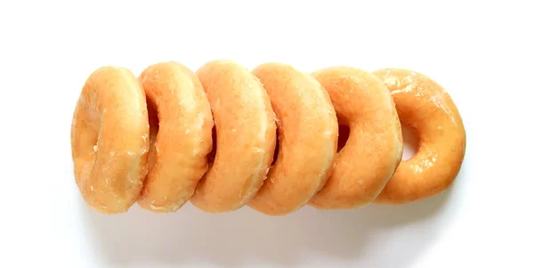 Fila Bocazas Azucaradas Donuts Aisladas Sobre Fondo Blanco — Foto de Stock