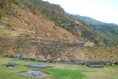 Pumatallis Terasları Ollantaytambo Incas Kalesi, Urubamba Eyaleti, Cusco Bölgesi, Peru