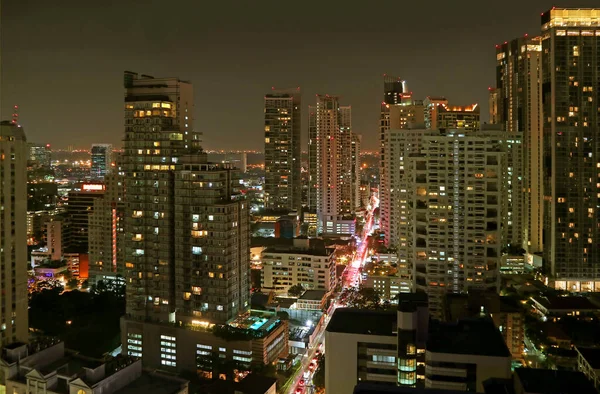 Atemberaubender Blick Auf Die Stadt Mit Wolkenkratzern Bei Nacht — Stockfoto