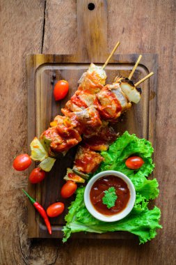 Izgara domuz Barbekü sos ile