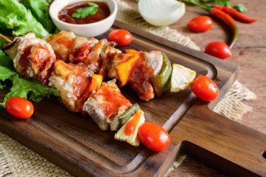 Izgara domuz Barbekü sos ile