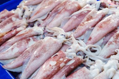 Kalamar yerel piyasada grup