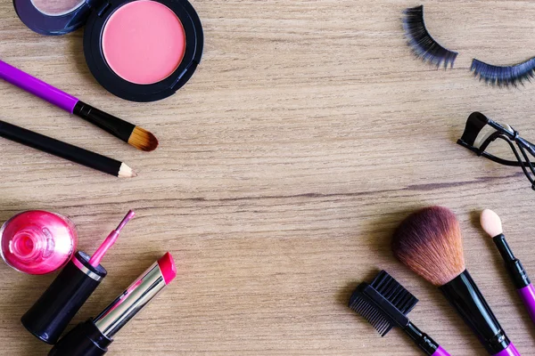 Různé výrobky make-up a kosmetiku — Stock fotografie