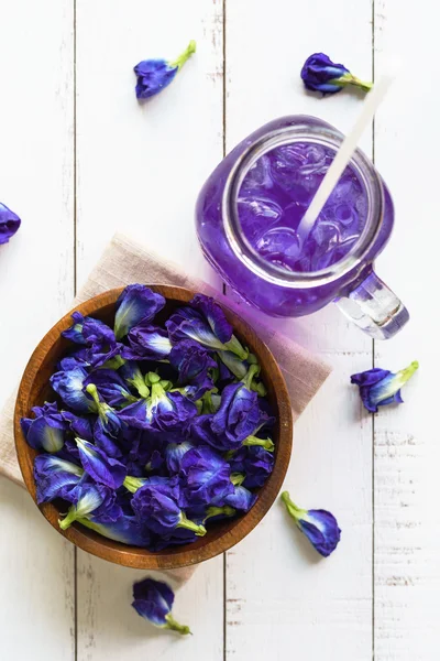 Gelas kacang-kacangan atau bunga kacang biru — Stok Foto