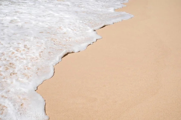 Mjuk Ocean Våg Tropisk Sandstrand Sommar Bakgrund Med Kopia Utrymme — Stockfoto