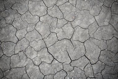 Kuru toprak ve çakıl