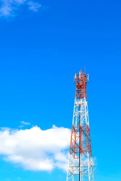 Signal tower with blue sky — Stock Photo, Image