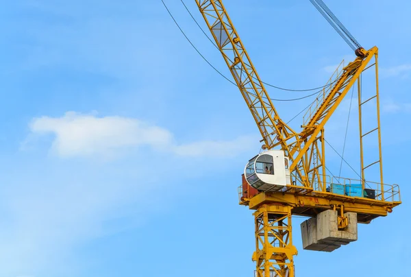 Construction cranes with blue sky — Stock Photo, Image