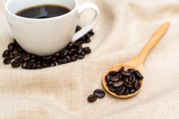 커피 원두를 클로즈업 — 스톡 사진