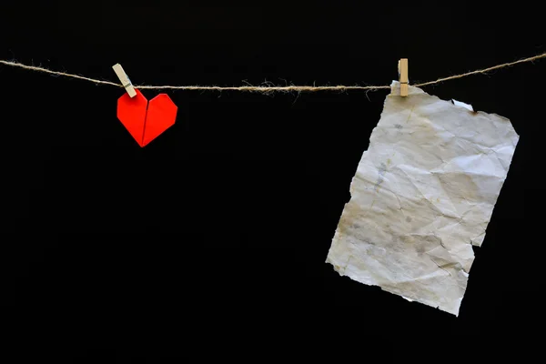 San Valentín corazones aislados con papel viejo —  Fotos de Stock