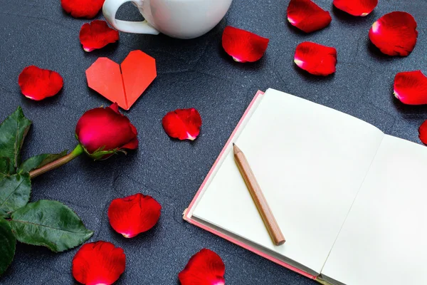 Red rose with heart shape — Stock Photo, Image