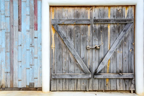 Oude vintage houten deur — Stockfoto