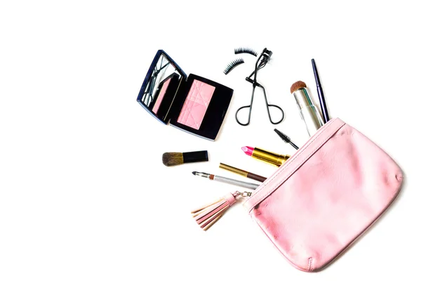 Borsa make up con cosmetici isolati — Foto Stock