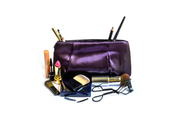 Borsa make up con cosmetici isolati — Foto Stock