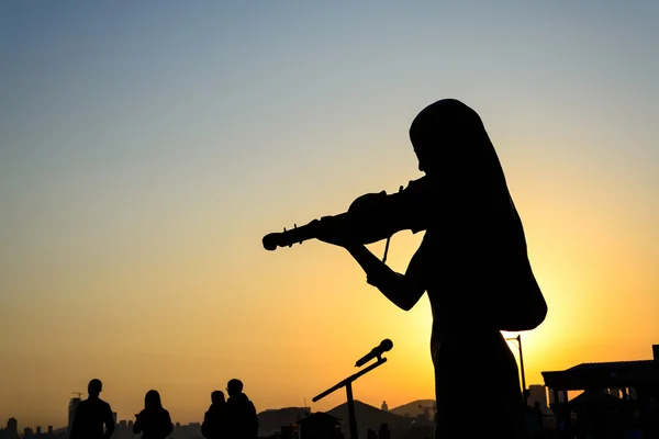 Silhouette of Girl playing the violin — Stock Photo, Image