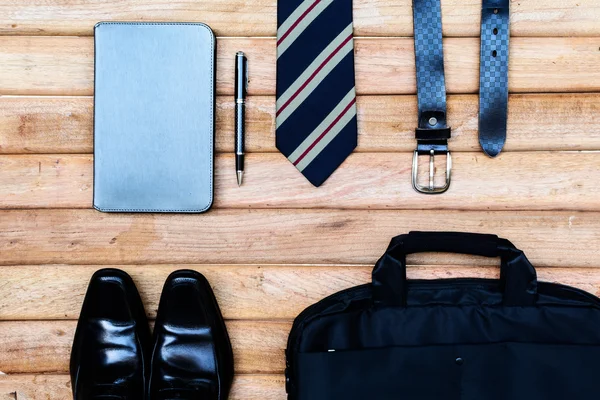 Mannen accessoires op houten achtergrond, business thema 's — Stockfoto