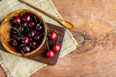 Taze kiraz ahşap masa grupları