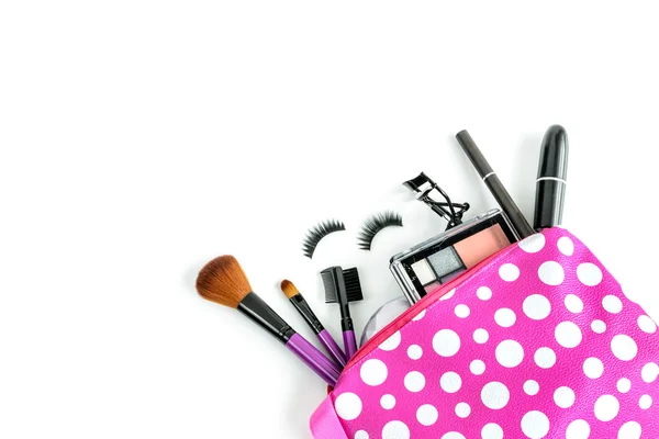 Borsa make up con cosmetici e pennelli isolati — Foto Stock