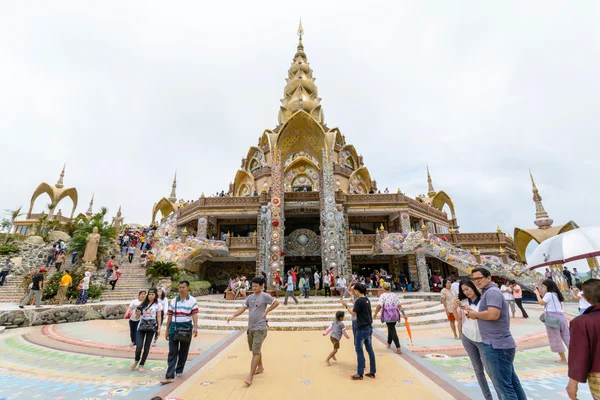 Tourist and Pagoda at Phasornkaew Temple. The famous landmark in — Stock Photo, Image