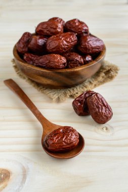 Kurutulmuş hünnap meyve ahşap tablo