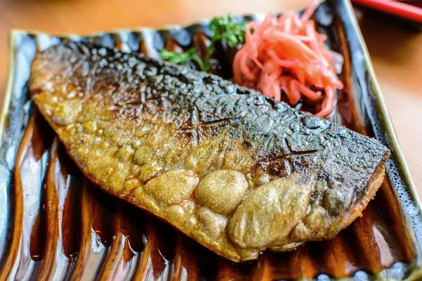 Saba teriyaki étteremben grillezett — Stock Fotó