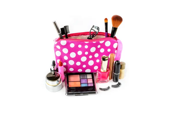 Make up bag con cosmetici e pennelli isolati su bianco — Foto Stock