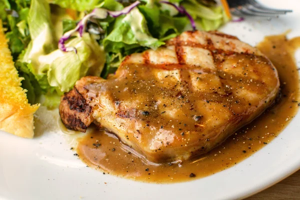 Grilled pork steak and vegetables — Stock Photo, Image