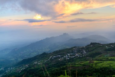 Phu sekmesini Berk Hill, Phetchabun Eyaleti, Th günbatımı manzara