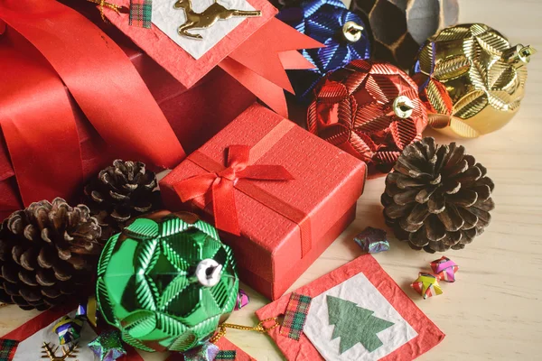 Red gift box on wooden background, Christmas concept — Stock Photo, Image