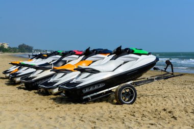 Kiralık plajda Jetski