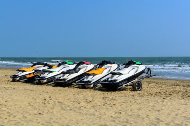 Kiralık plajda Jetski