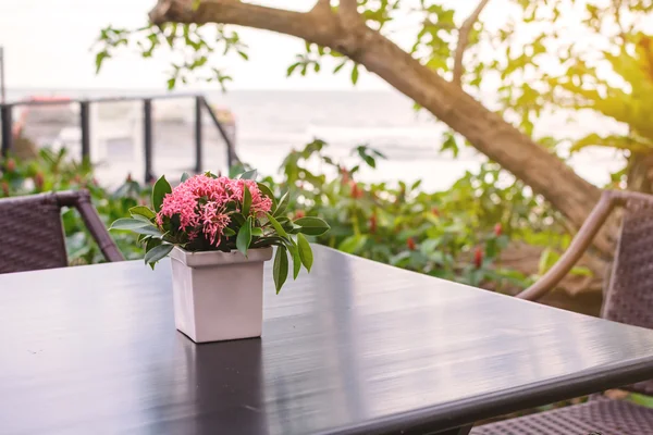 Flowers bouquet on wooden table with soft light — Stock Photo, Image