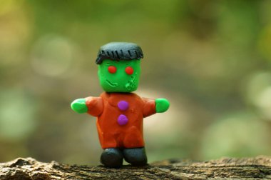 Plastikçiden komik Frankenstein. Canavar heykeli. Cadılar Bayramı.